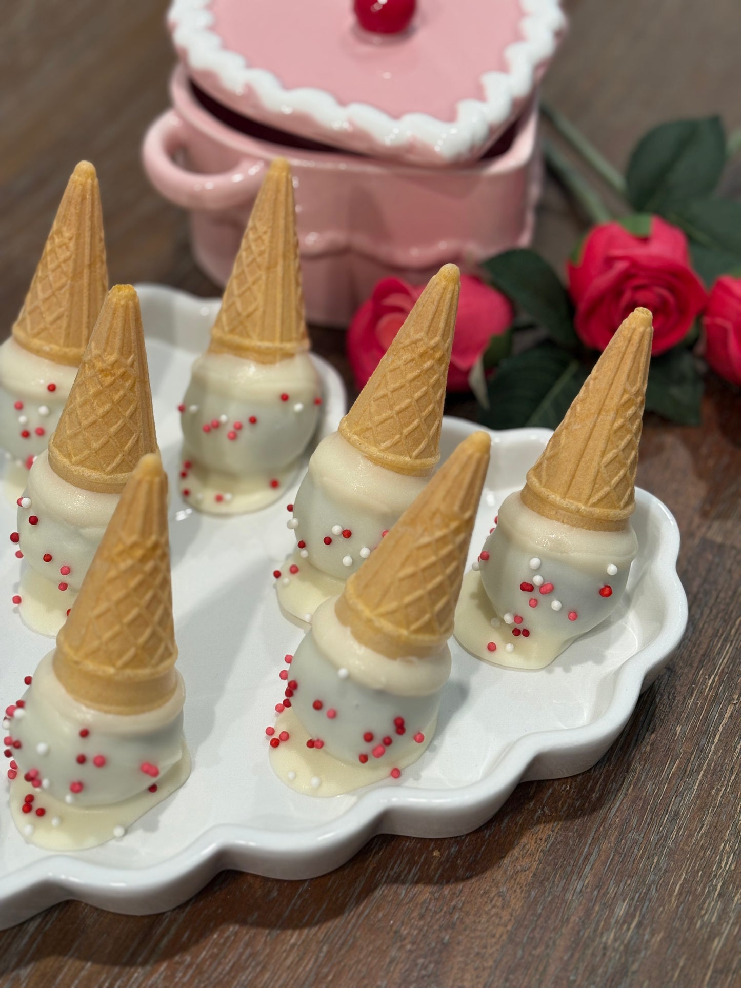 Red Velvet Cake Cones (6)